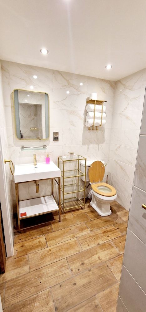 undefined Burton Stone Inn 8