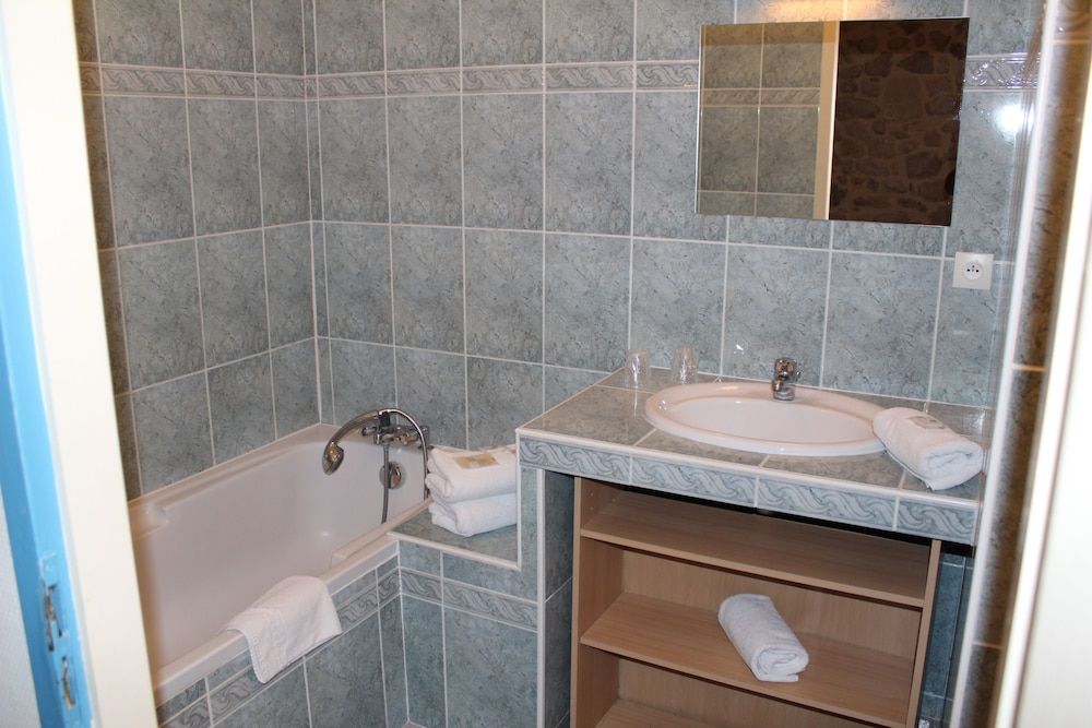 Room (3 people)