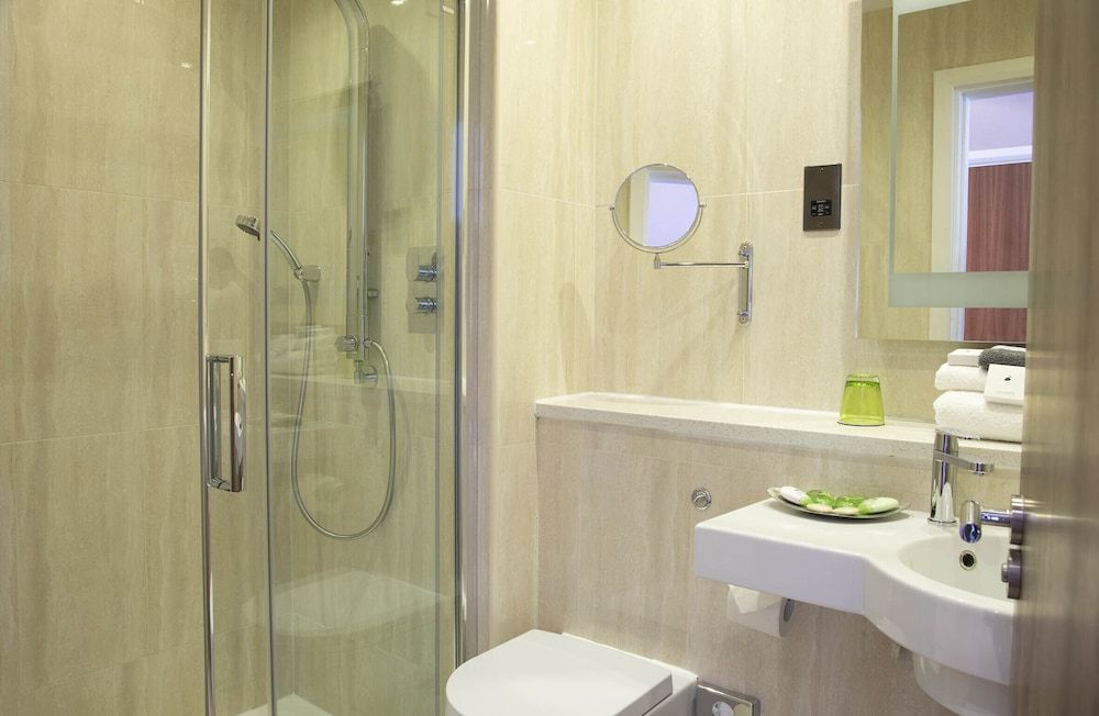 Fonab Castle Hotel & Spa Woodland Room 5