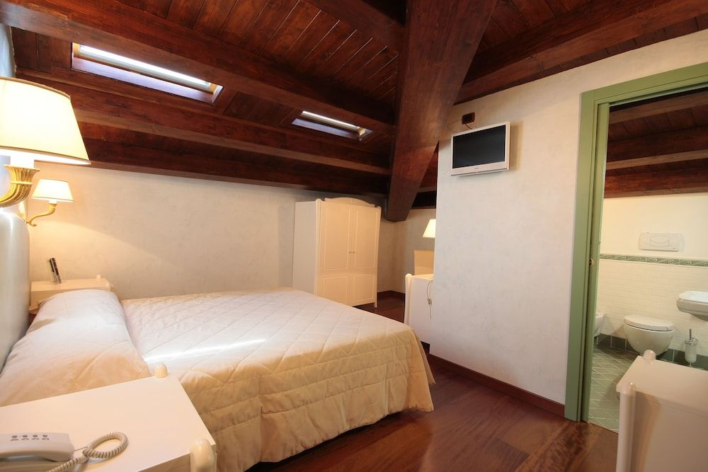 Hotel Rojan Double Room 11