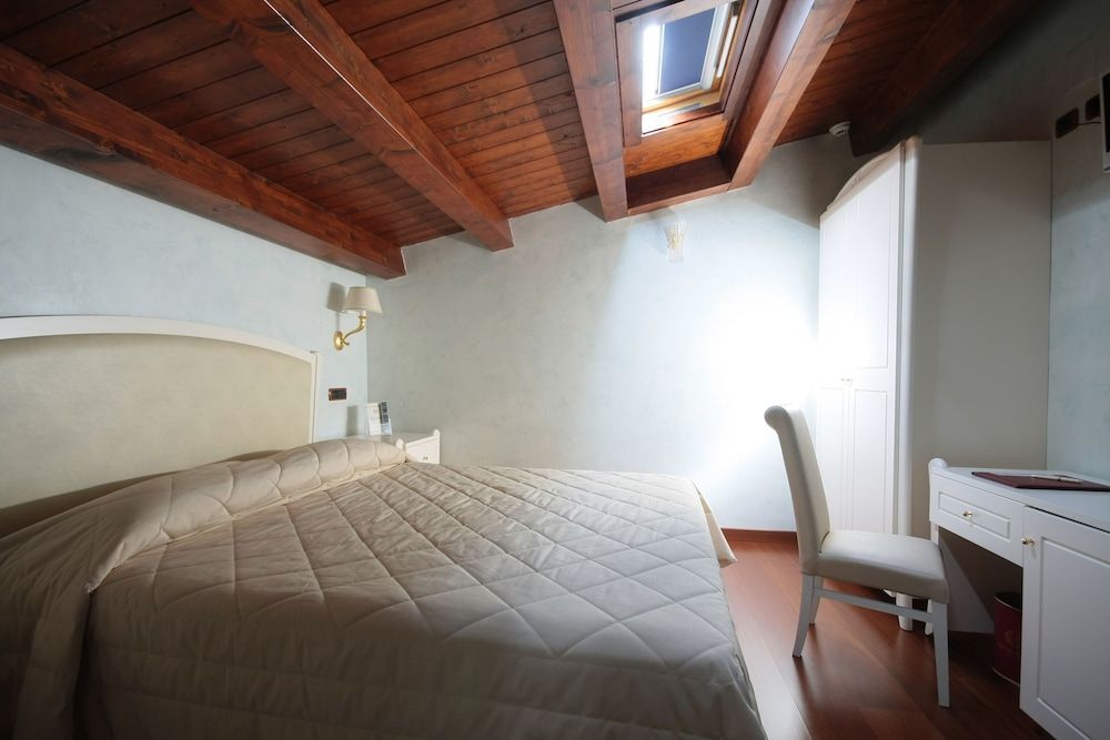 Hotel Rojan Double Room 8