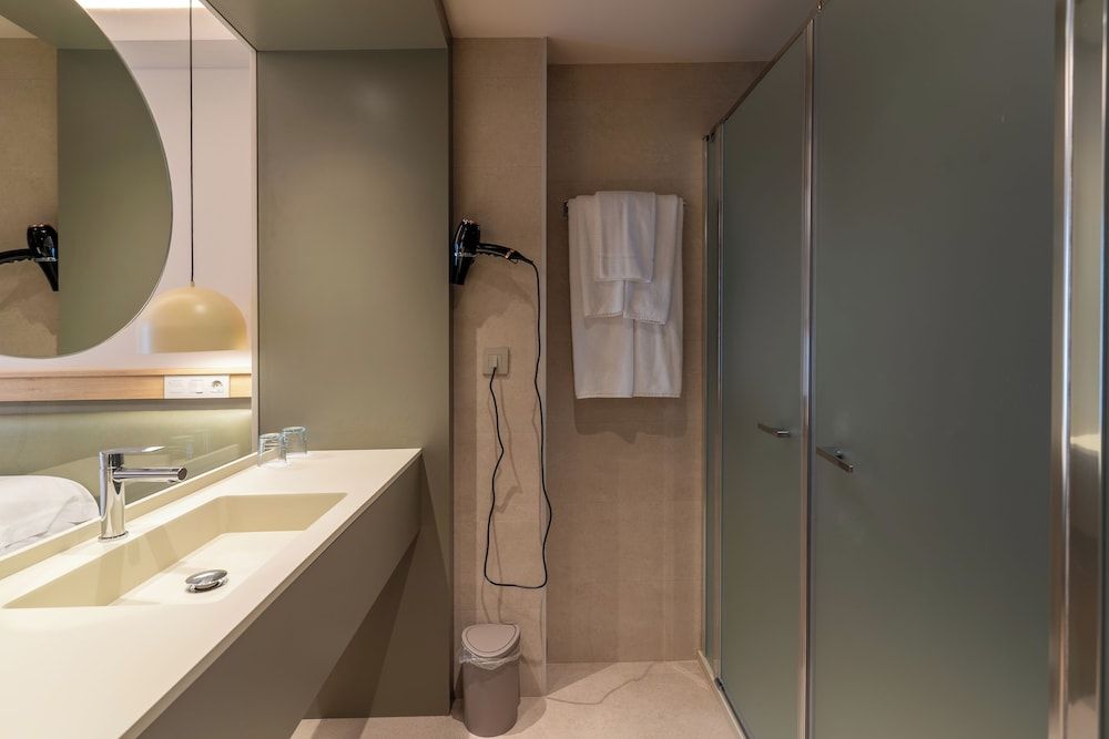 Hotel Los Pasiegos Triple Room, 1 Bedroom 9