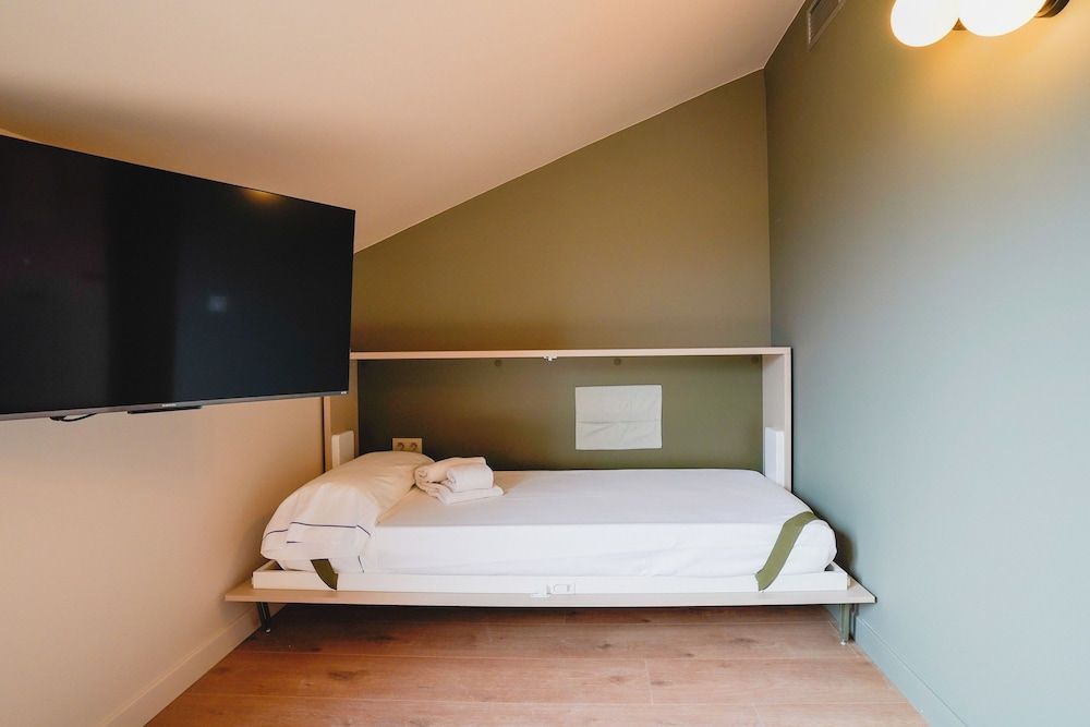 Hotel Los Pasiegos Superior Triple Room 2