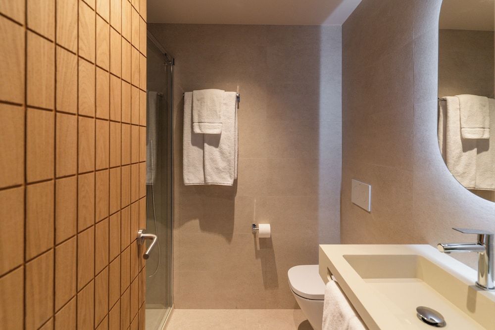 Hotel Los Pasiegos Superior Triple Room 10