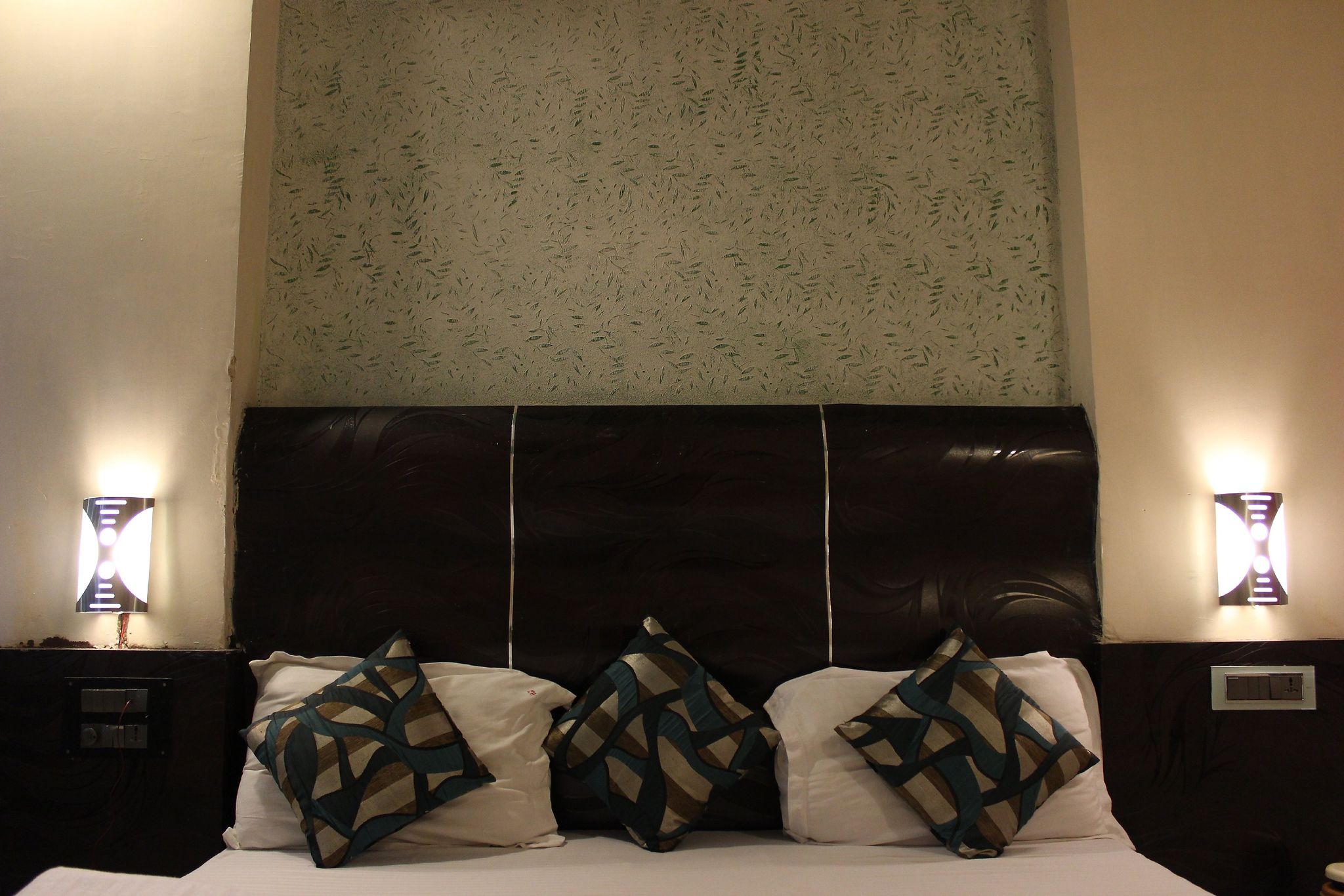 J'S Excellency Deluxe Non A/C Room 3