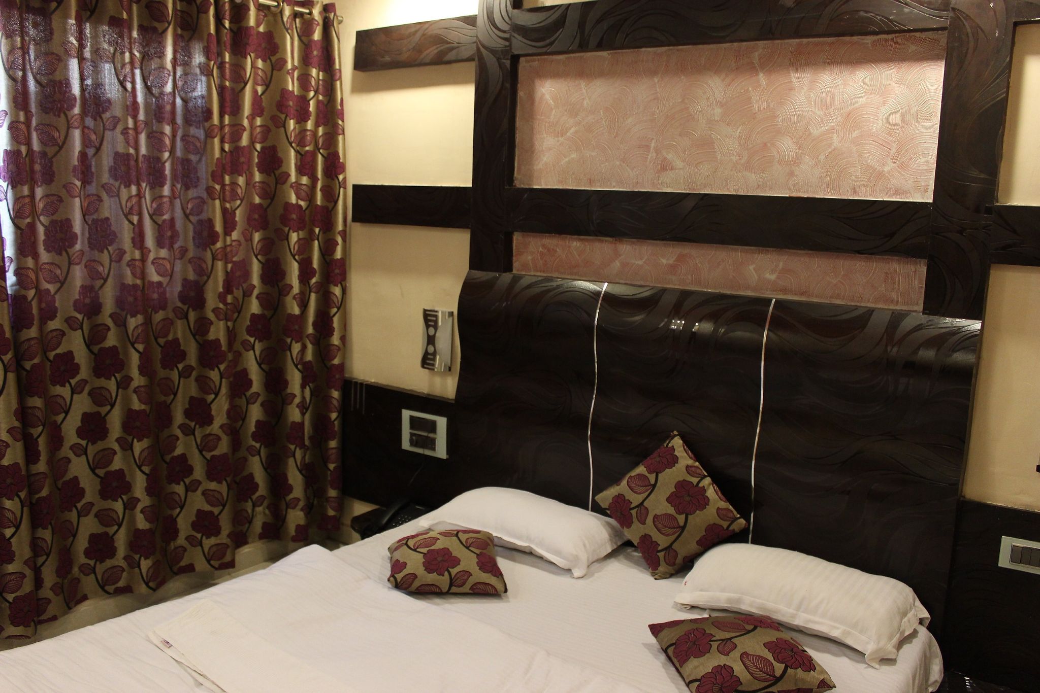 J'S Excellency Deluxe Non A/C Room 5
