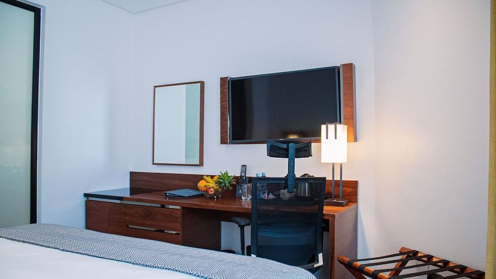 Malawi Sun Hotel & Conference Centre Executive Room 9