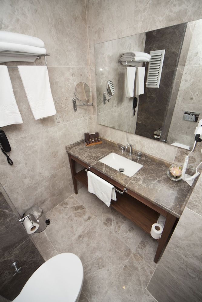 Montania Special Class Hotel Suite 5