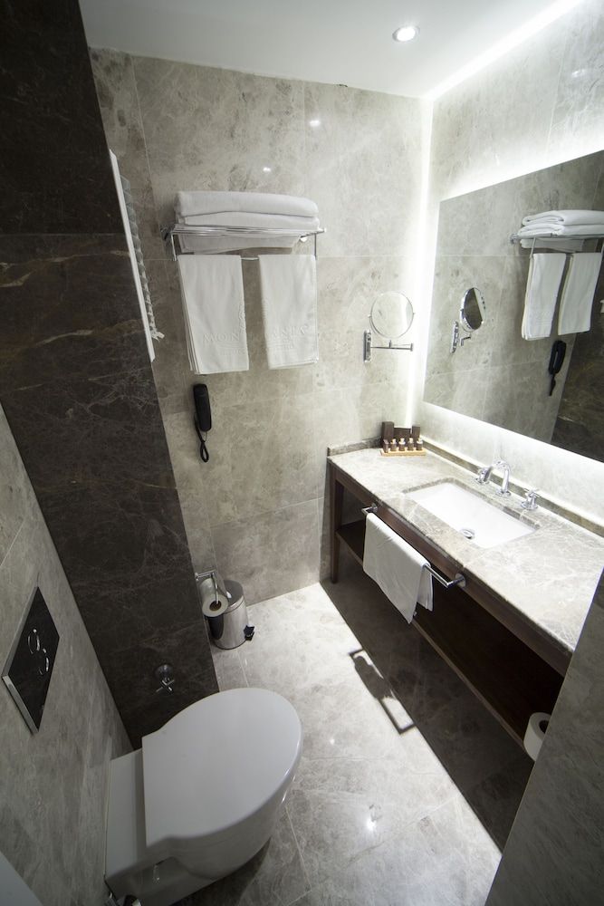 Montania Special Class Hotel Suite 4