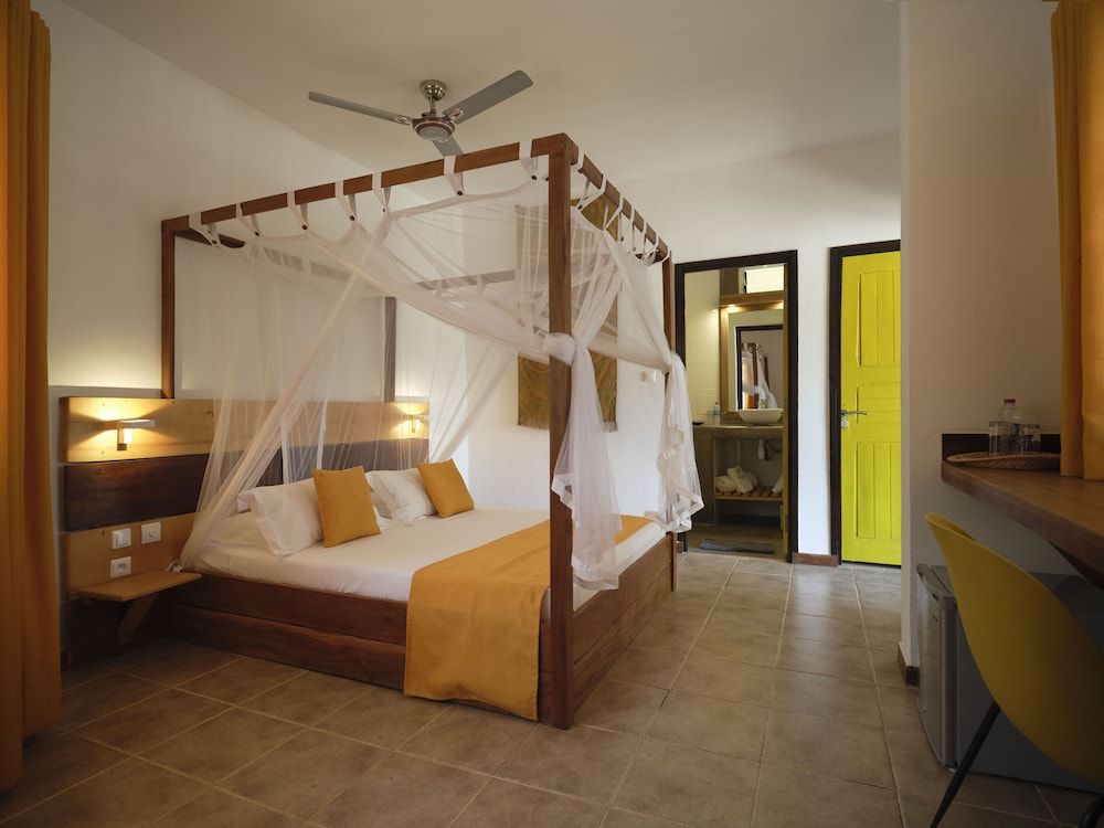 Antsanitia Resort Bungalows 4