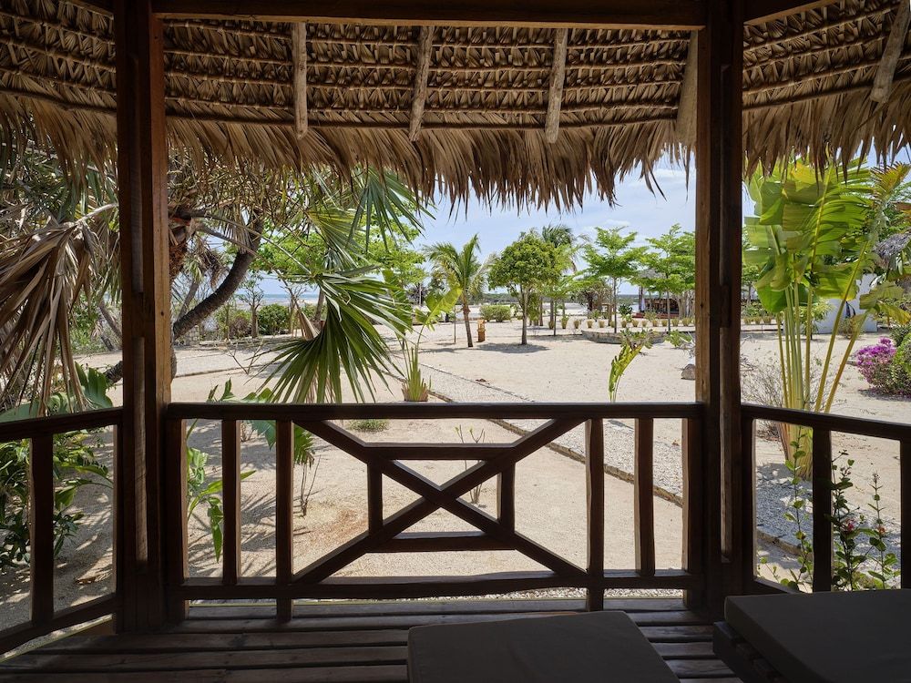 Antsanitia Resort Bungalows 7