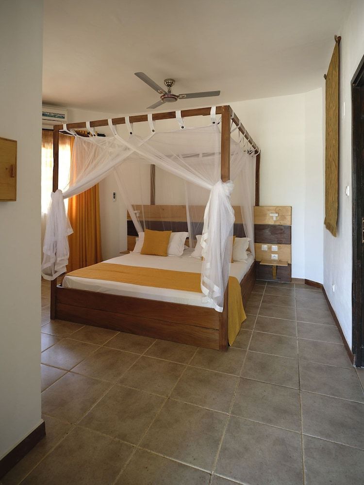 Antsanitia Resort Bungalows 5