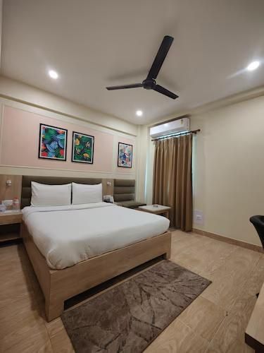 Hotel Nandan Deluxe Room 3