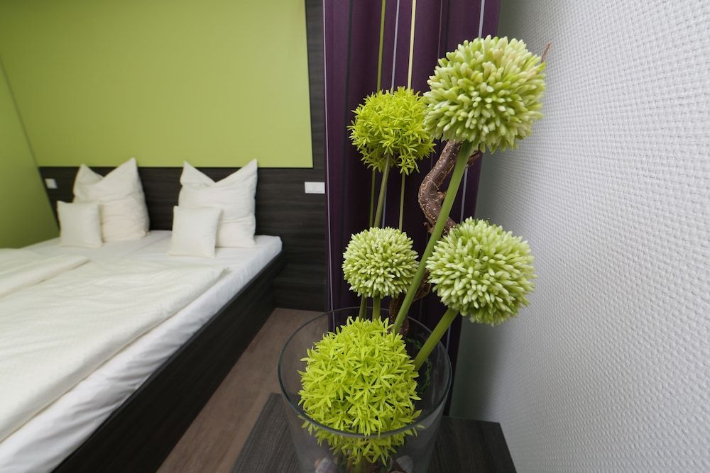 Economy-Hotel Double Room, Courtyard View