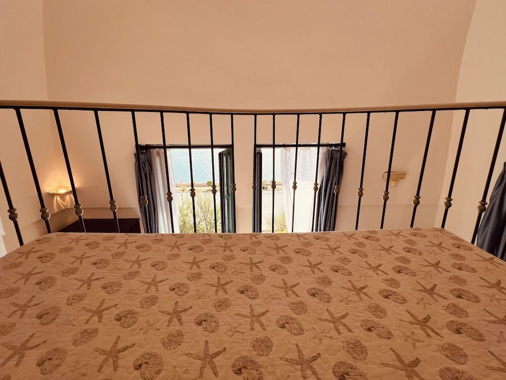 Superior Quadruple Room, Ensuite, Sea View