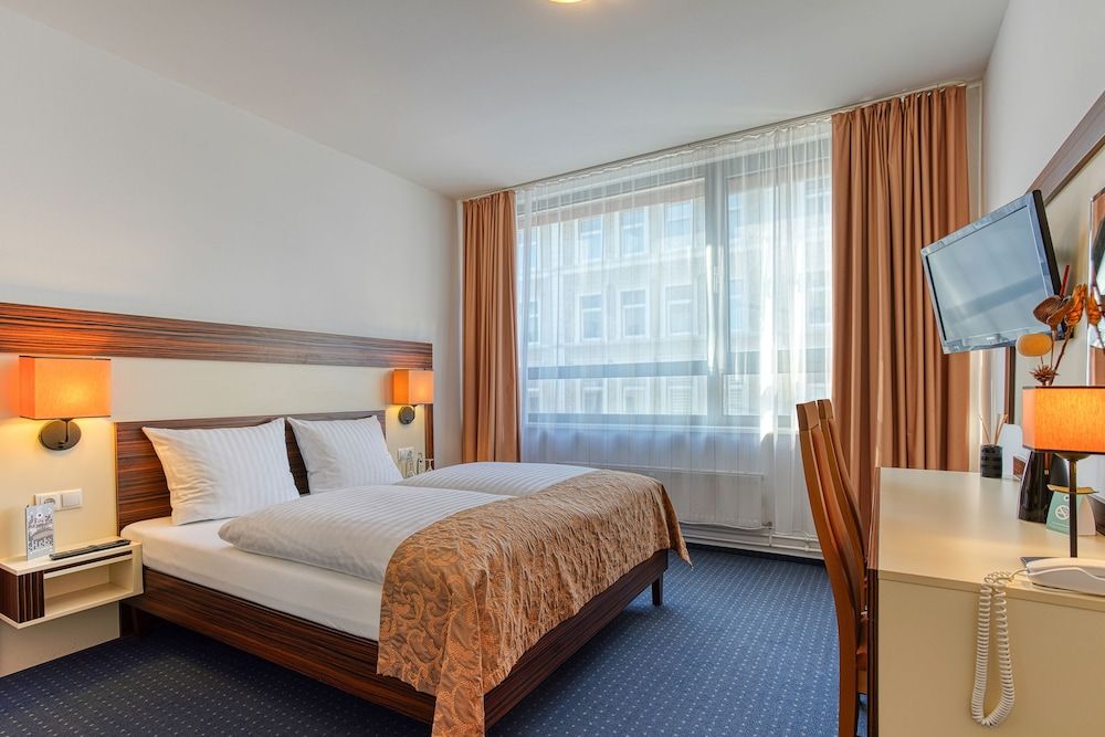 Centro Hotel Braunschweig, Trademark Collection by Wyndham Standard Room, 1 Double Bed 3