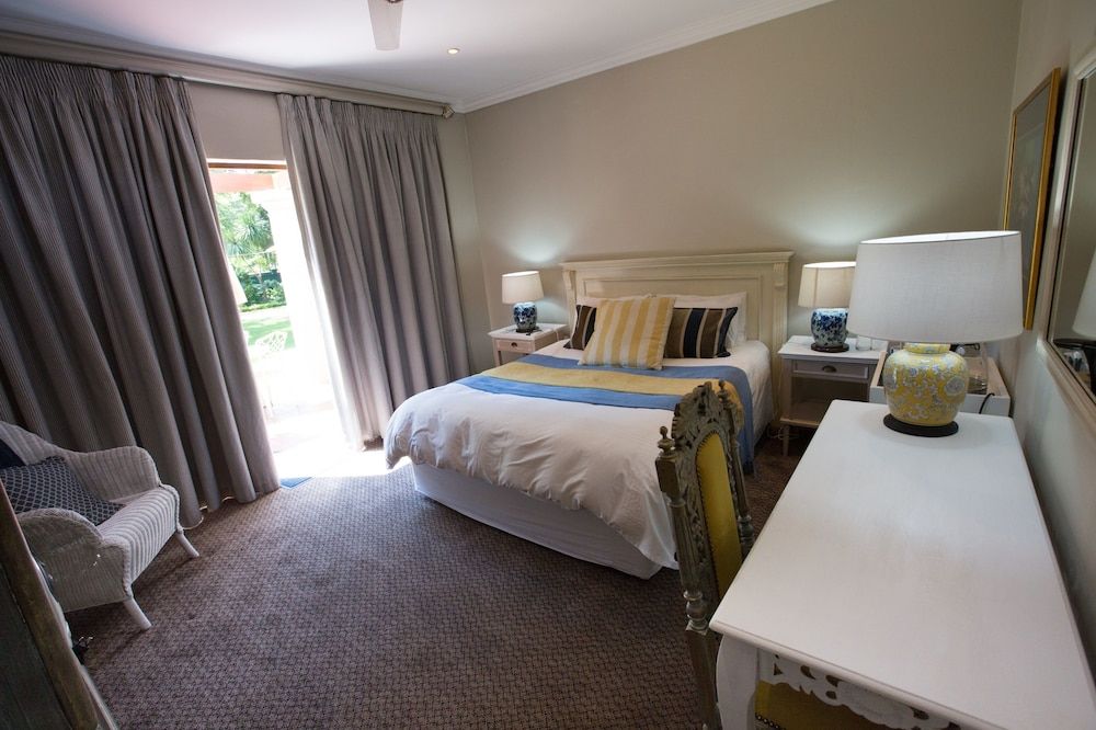 MacGregors Guest House Luxury Room