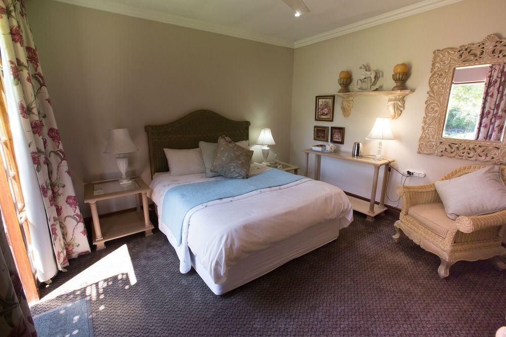 MacGregors Guest House Luxury Room 2
