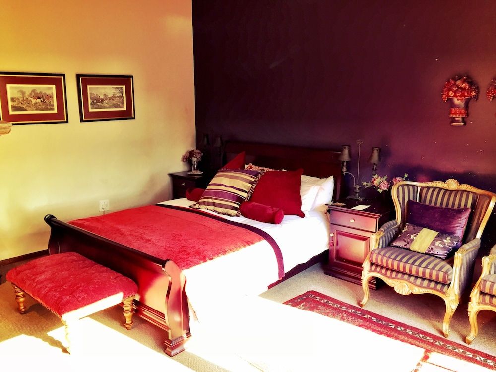 MacGregors Guest House Luxury Room 9