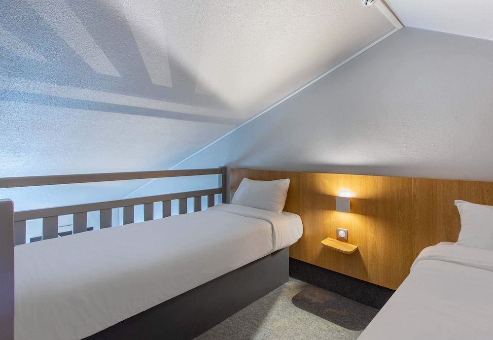 B&B HOTEL Châteauroux Aéroport Quadruple Room, Non Smoking 4