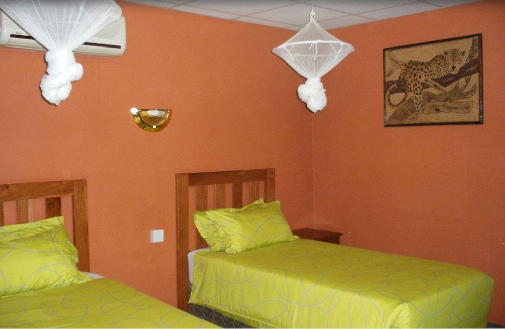 Gloria's Bed and Breakfast Twin Room 3