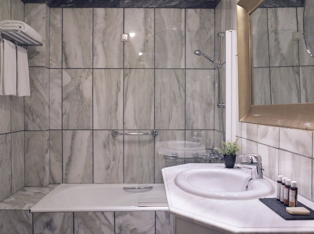 Hotel Du Lac Congress Center & Spa Standard Triple Room 4