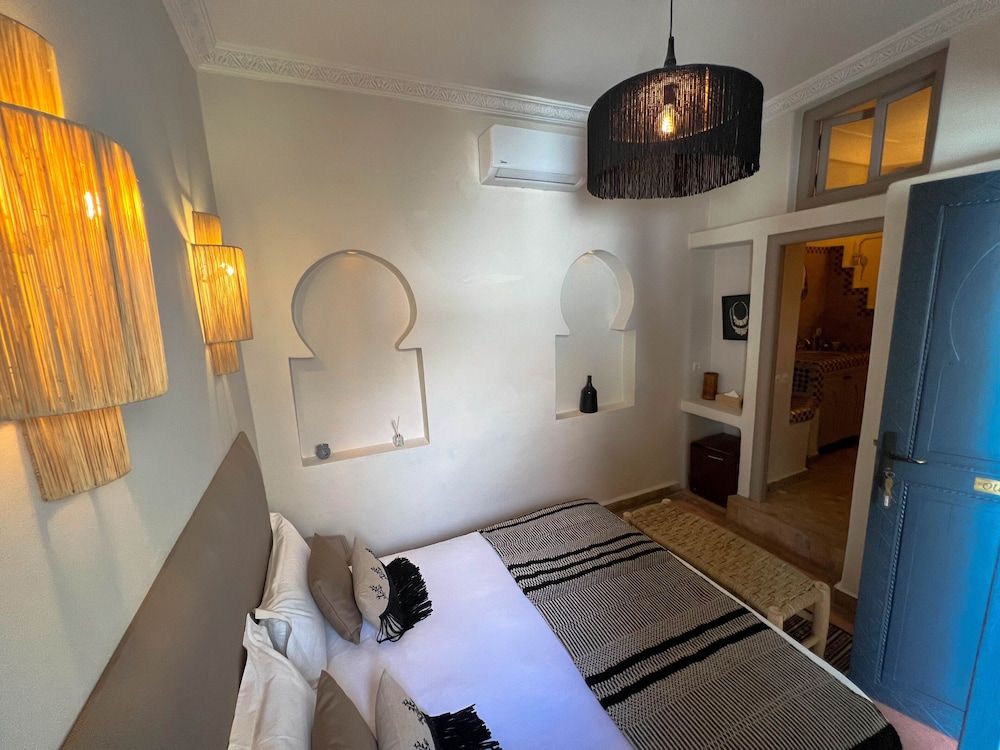 undefined Riad Jonan 9