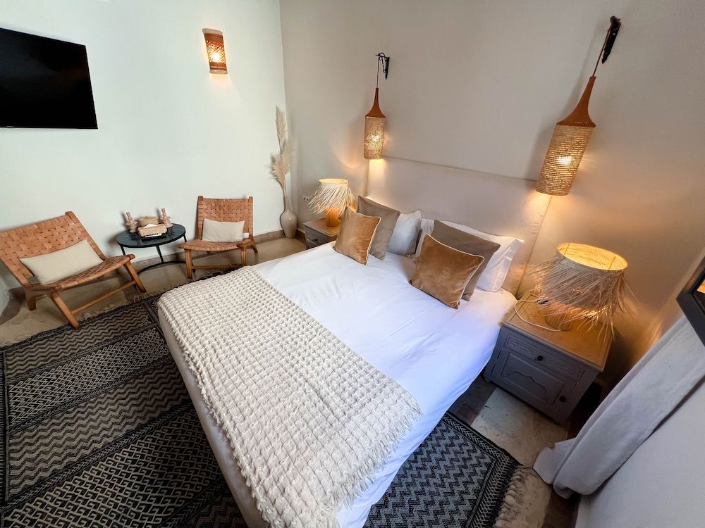 Riad Jonan Deluxe Double or Twin Room, Refrigerator, Courtyard Area 6