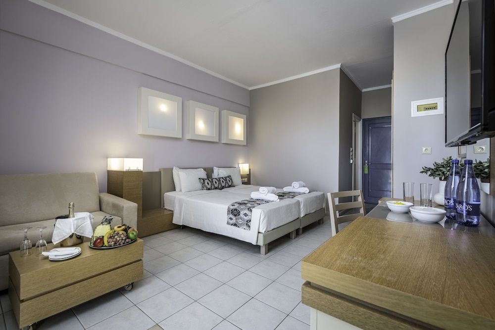 Twin Room, Pool Access, Ground Floor