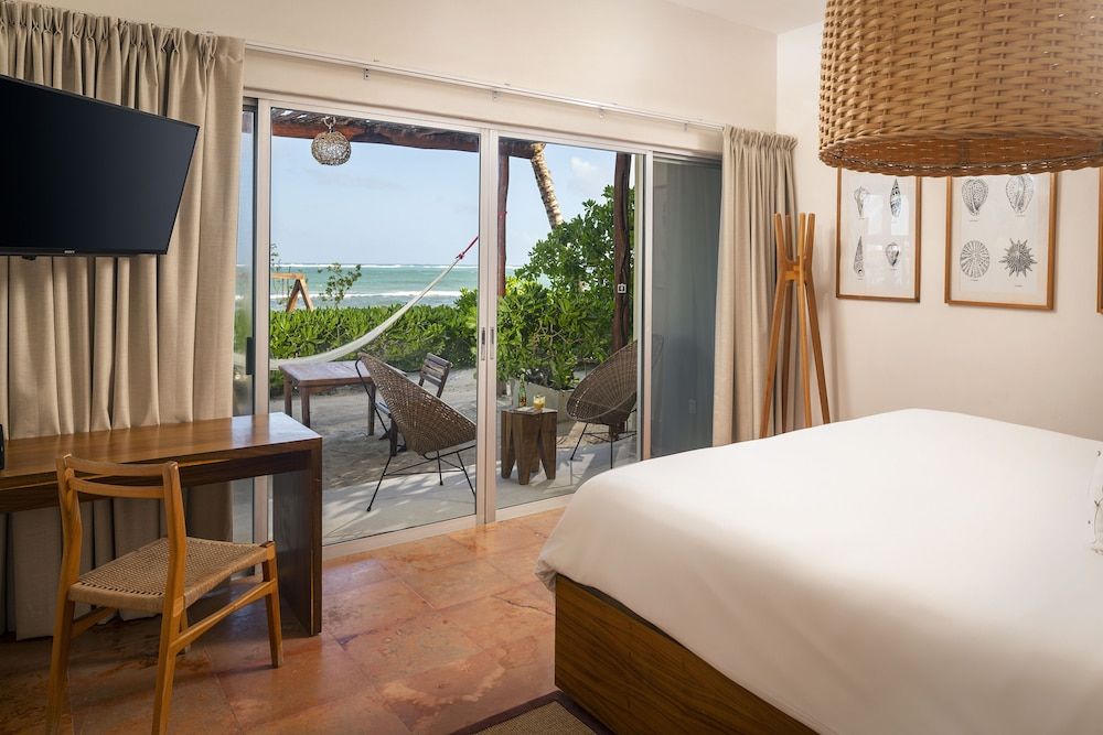 King Room, Bay or Beach View, Beachfront, Balcony