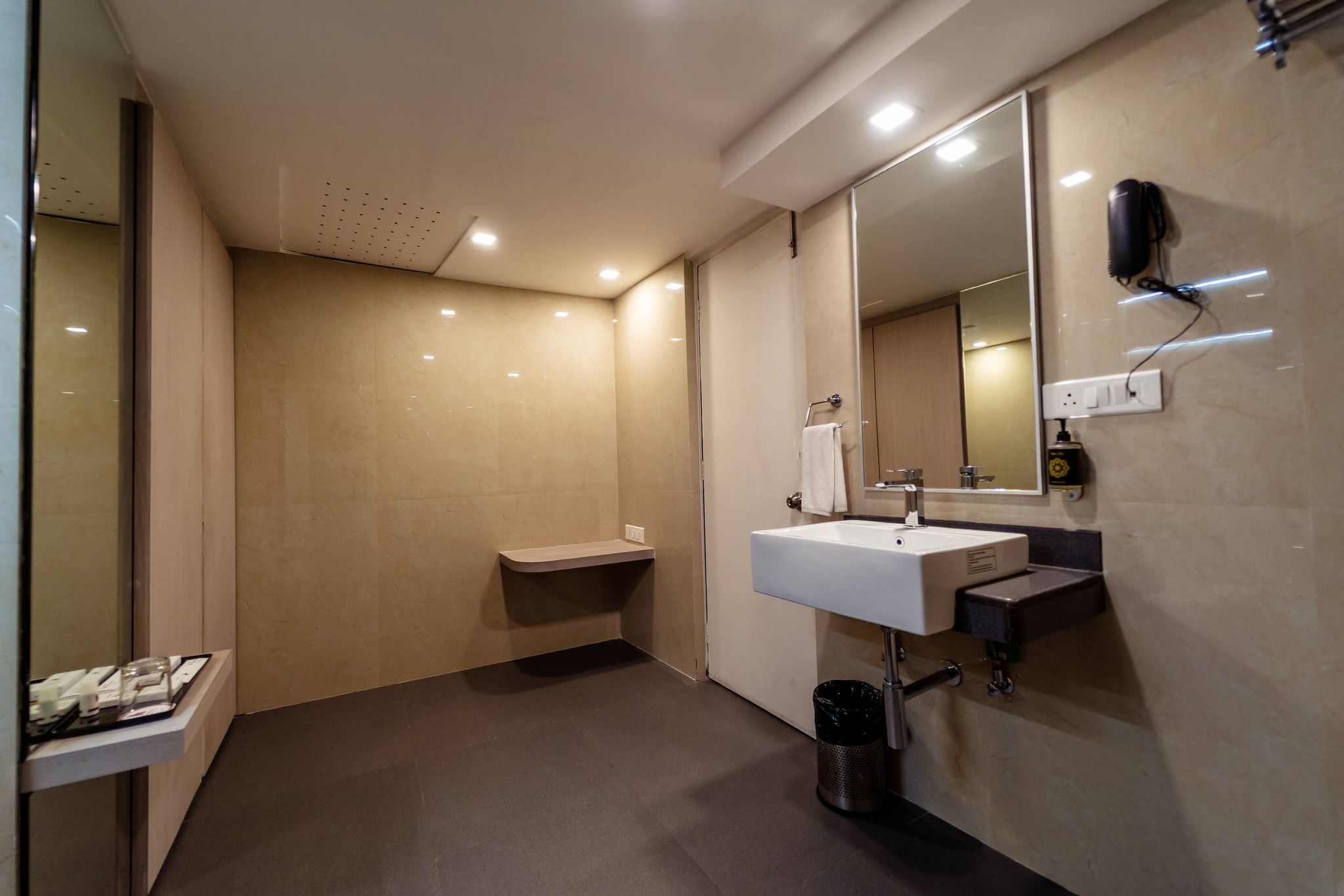 Hotel Celebration Executive Double Room 9