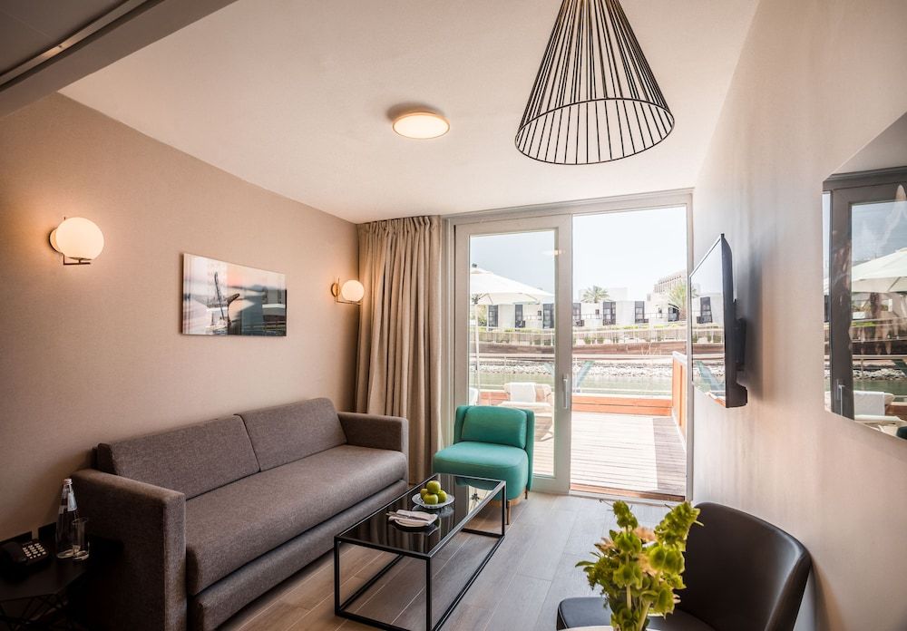 Junior Suite, Lagoon View, Garden Area