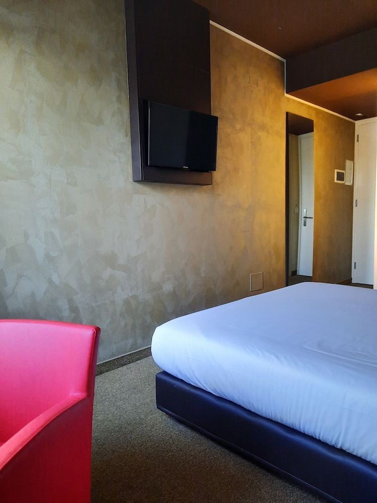 Best Western Hotel Continental Economy Room, 1 Double Bed, Non Smoking (Small Room) 5