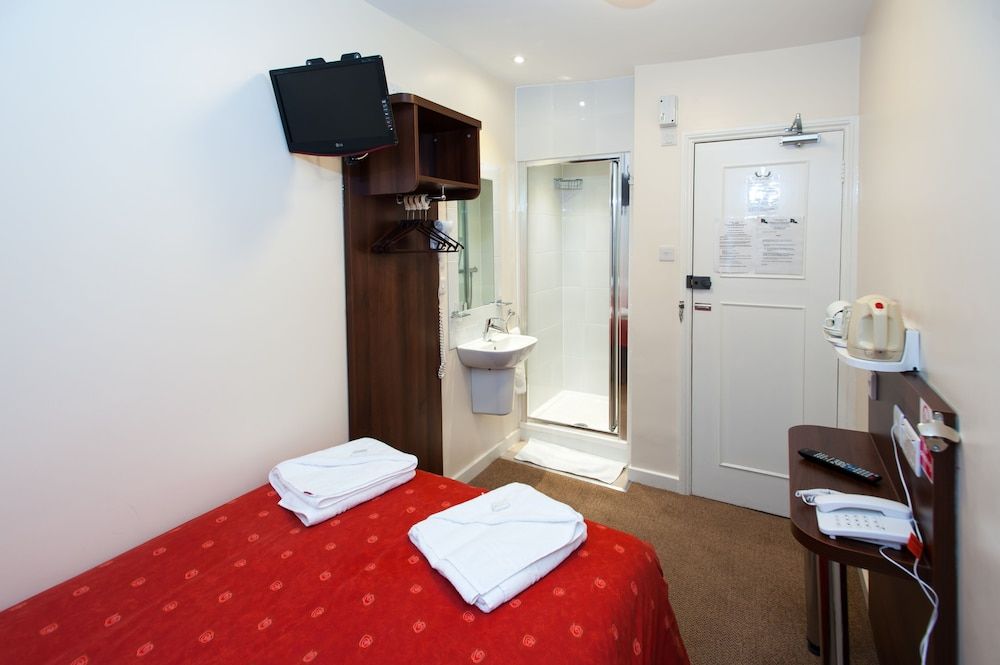 Double Room, Shared Bathroom (Private Shower)