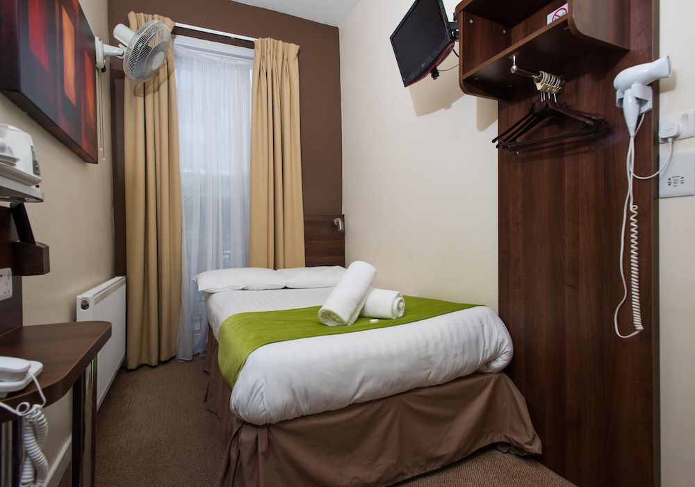 undefined Marble Arch Inn Hotel