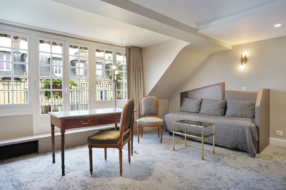 undefined Hotel Concortel 9