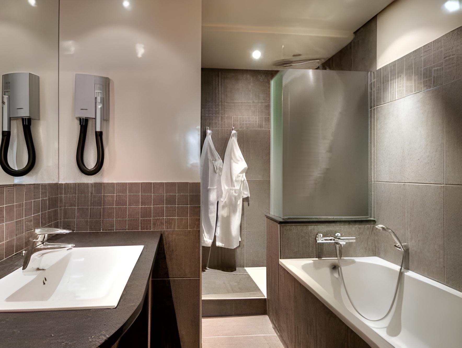 undefined Hotel Concortel 6