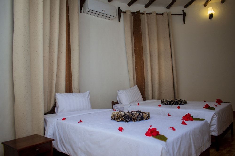 Antonio Beach Hotel and Spa Comfort Bungalow, 1 King Bed, Accessible, Ocean View 4