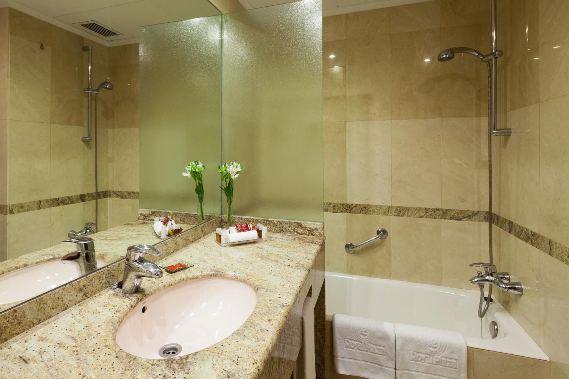 undefined Hotel Royal Plaza 5