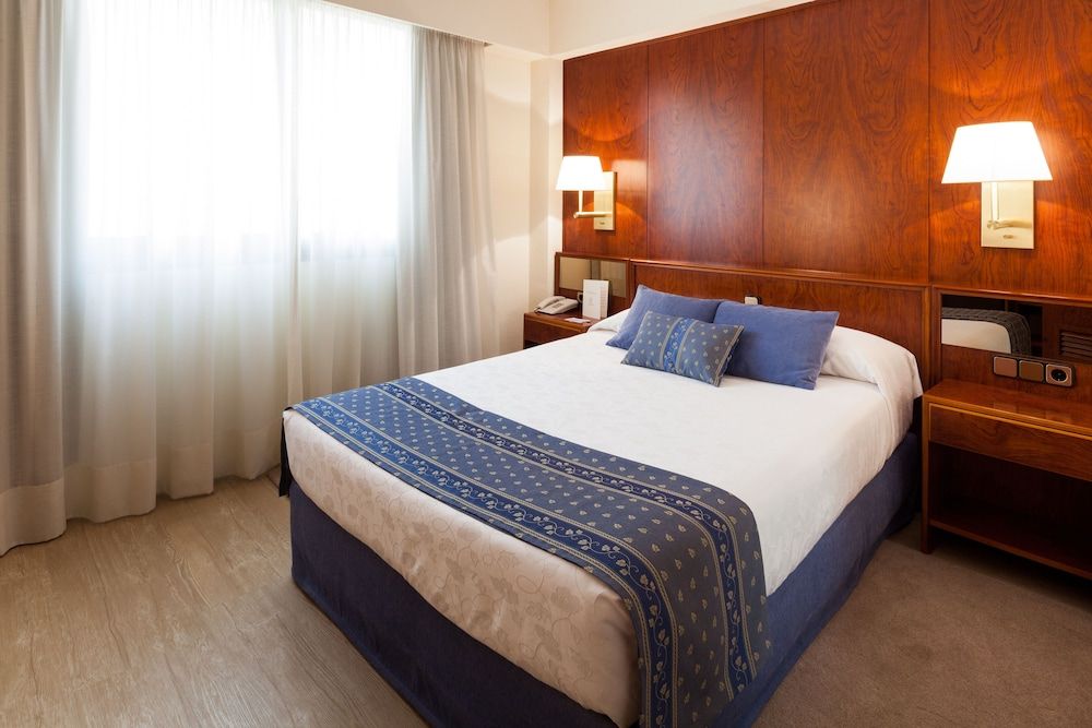 undefined Hotel Royal Plaza 8