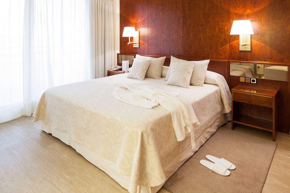 undefined Hotel Royal Plaza 8