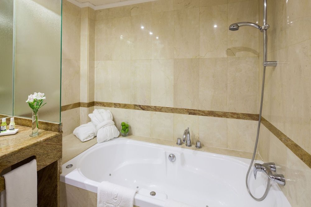 Hotel Royal Plaza Superior Double Room 6