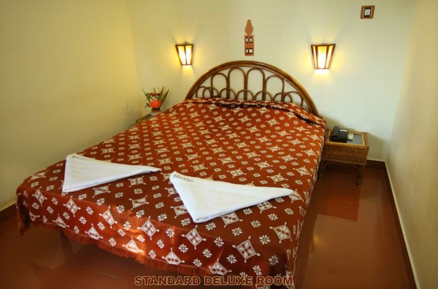 Beach and Lake Ayurvedic Resort Superior Deluxe with Bathtub - Swimming Pool View