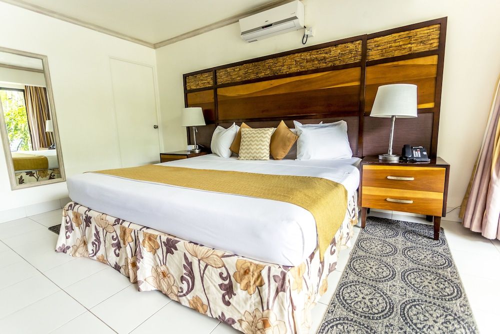 Pirate's Inn Studio, Patio, Pool View