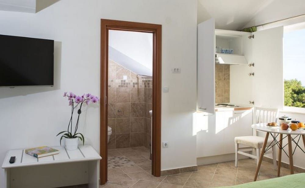 Apartments Milka & Miho Studio, Sea View 6