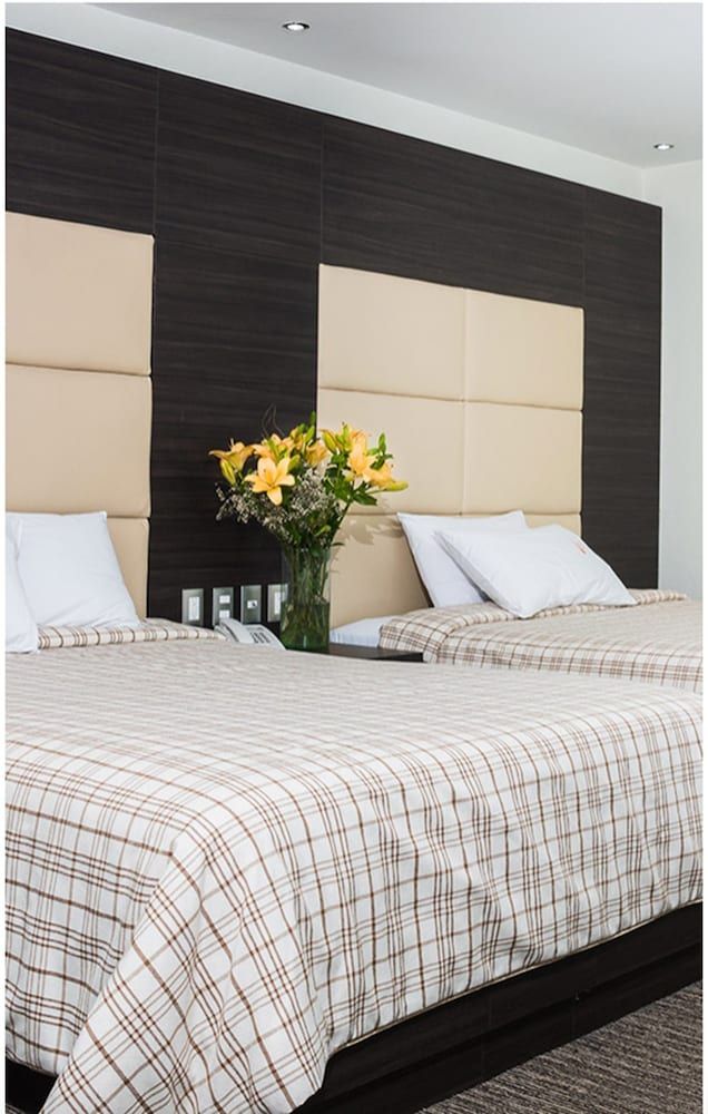 Hotel Astor Standard Room, 2 Queen Beds