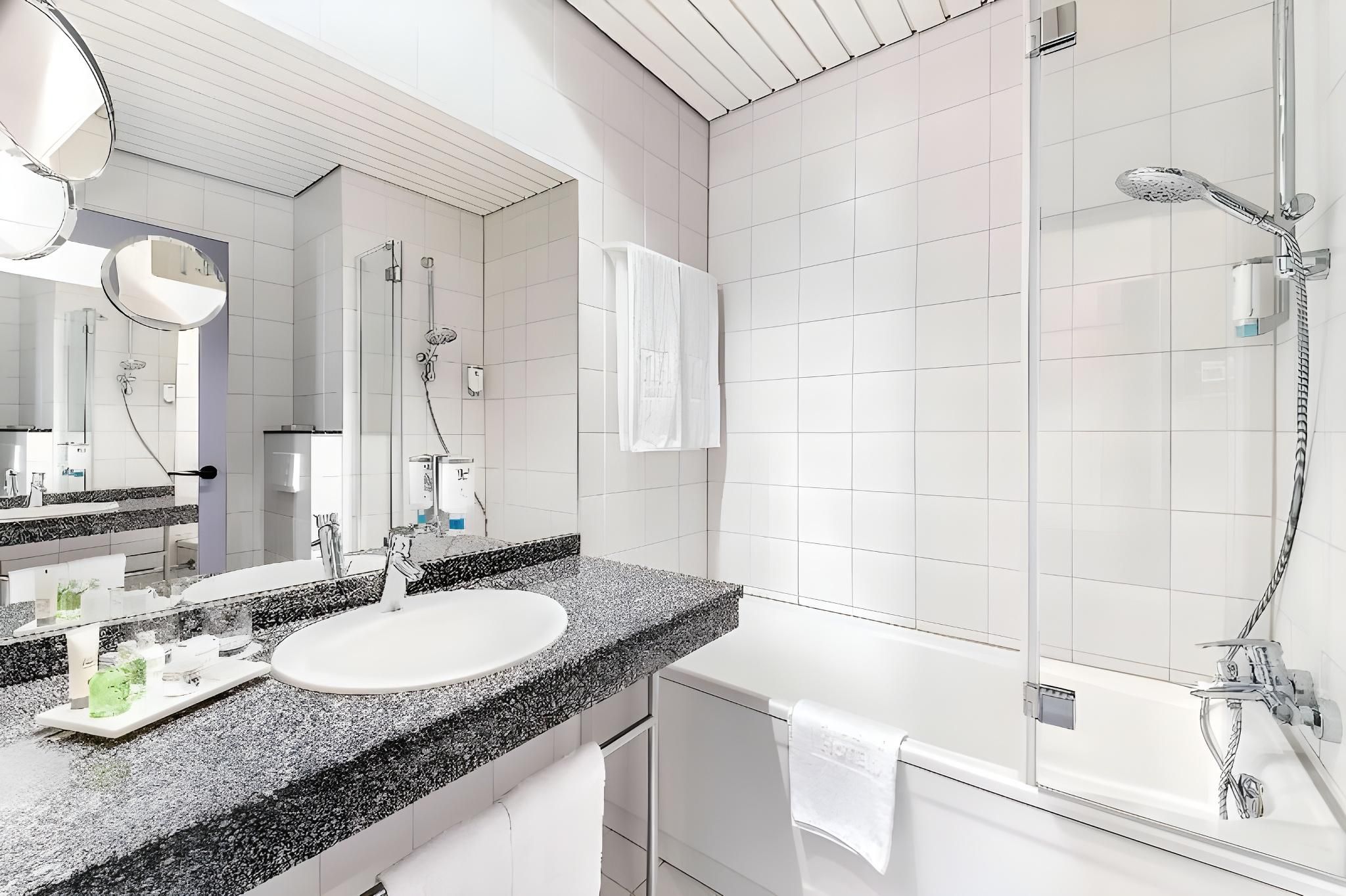 NH Weinheim Standard Room 3