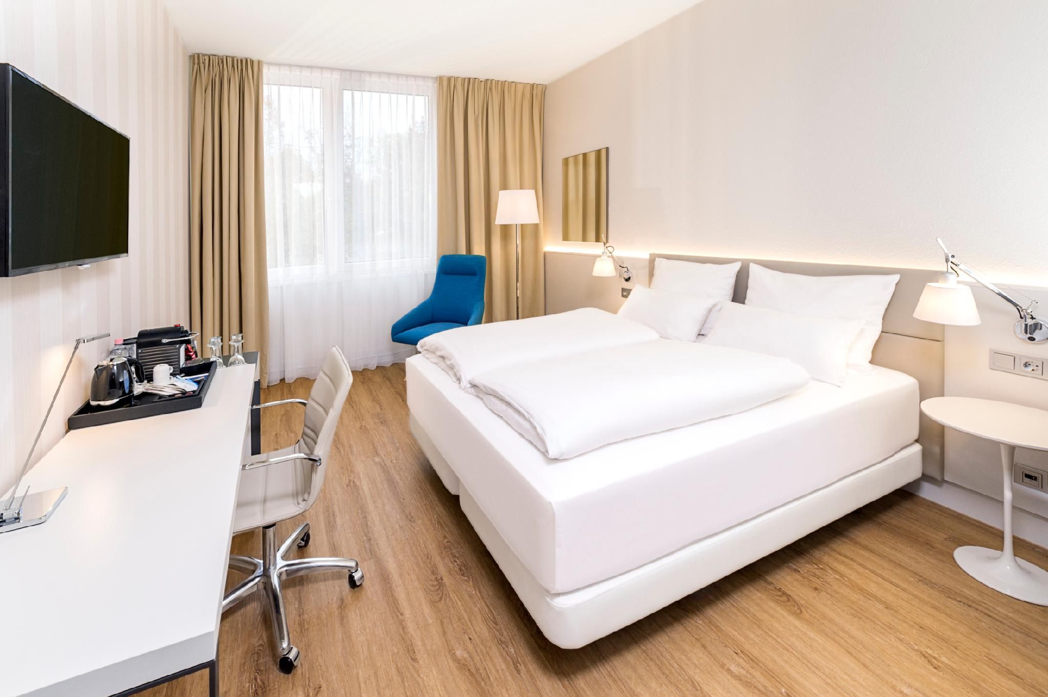 NH Weinheim Superior Room