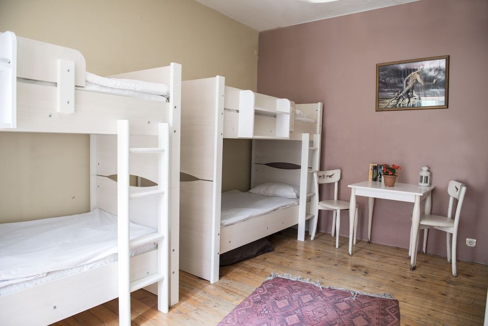 Cheers Midtown Hostel Basic Shared Dormitory, Female Dorm, Shared Bathroom (for 6 people) 3