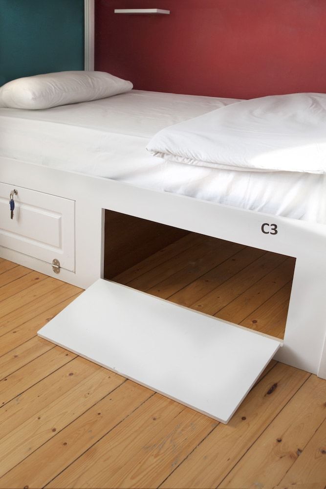 Cheers Midtown Hostel Basic Shared Dormitory, Female Dorm, Shared Bathroom (for 6 people) 8